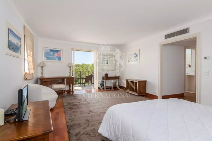 Image No.23-7 Bed House for sale