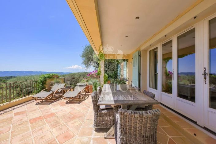 Image No.25-4 Bed House for sale