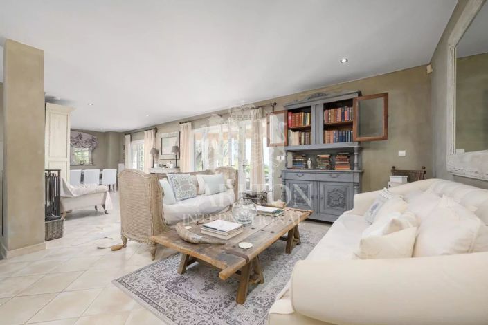 Image No.9-4 Bed House for sale