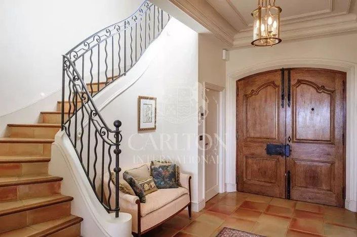 Image No.10-6 Bed House for sale