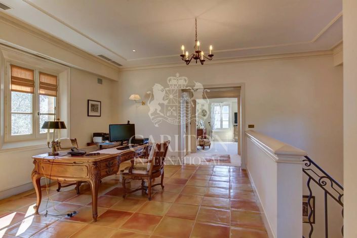 Image No.28-6 Bed House for sale