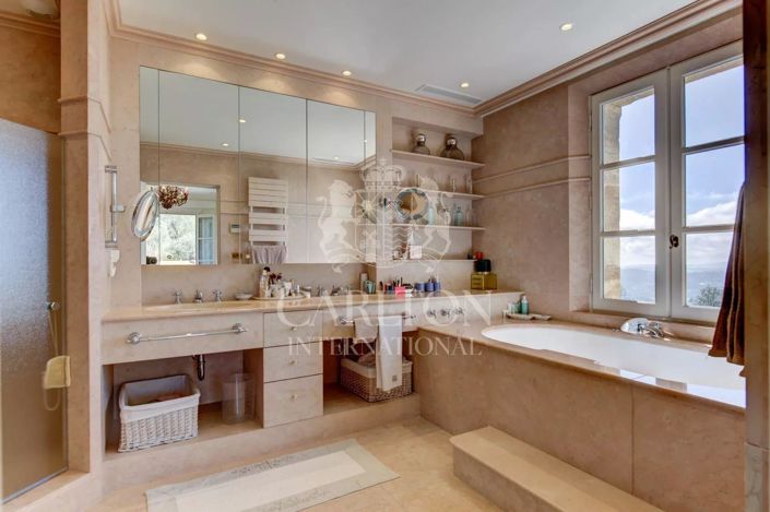 Image No.30-6 Bed House for sale