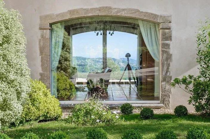 Image No.9-6 Bed House for sale