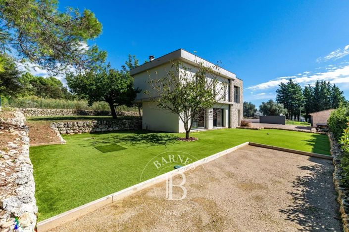 Image No.6-3 Bed House for sale