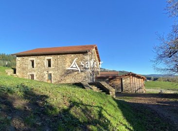 1 - Courpière, House