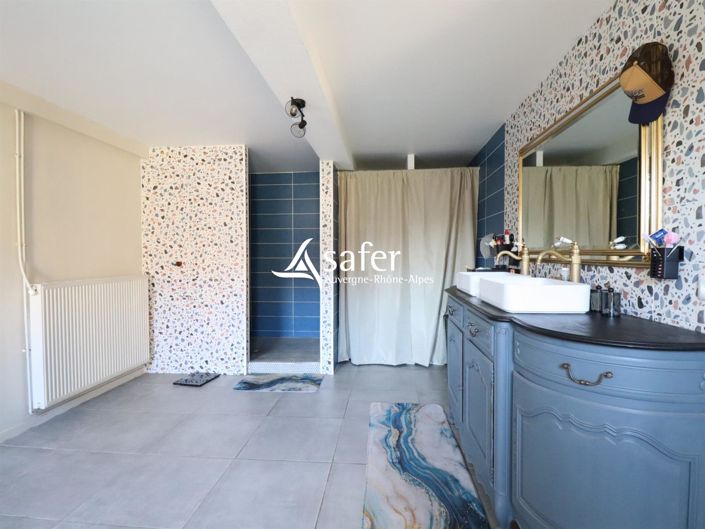 Image No.10-3 Bed House for sale