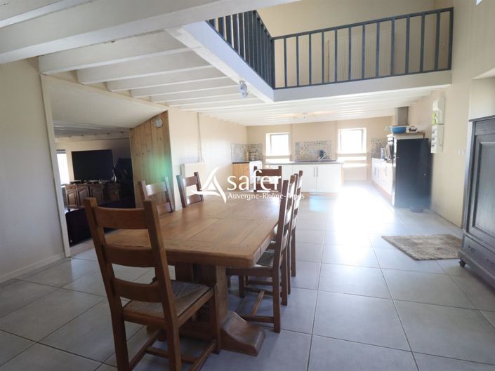 Image No.8-3 Bed House for sale