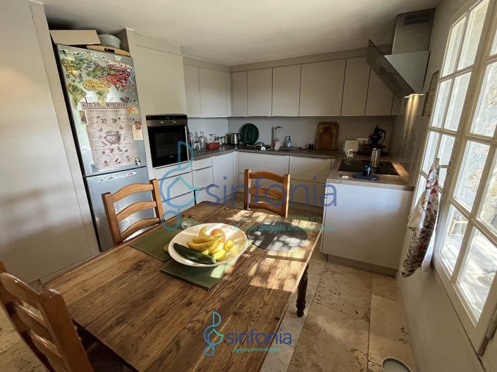 Image No.6-4 Bed House for sale