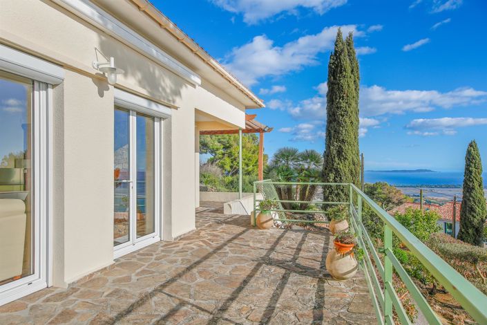 Image No.8-3 Bed House for sale