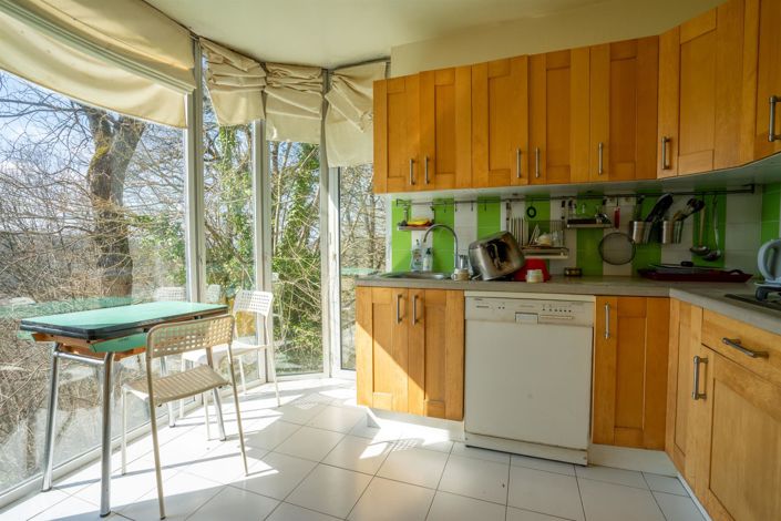 Image No.8-4 Bed House for sale