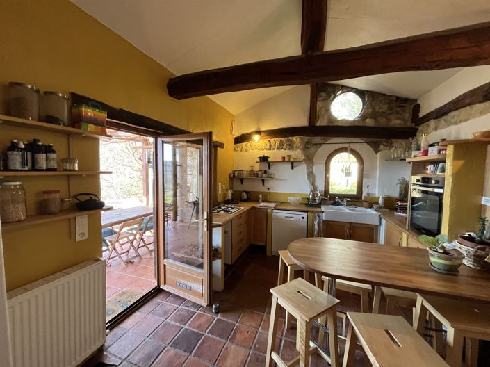 Image No.10-6 Bed House for sale