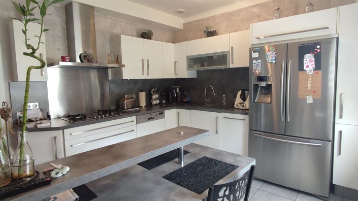 Image No.6-4 Bed House for sale