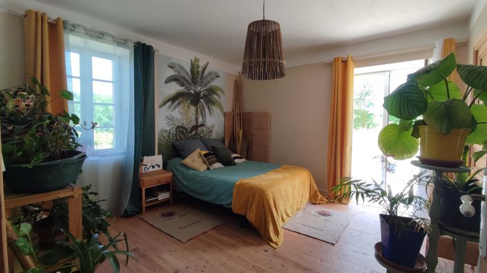 Image No.10-3 Bed House for sale