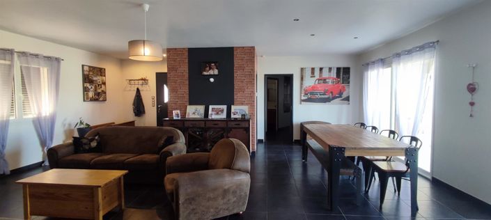 Image No.7-3 Bed House for sale