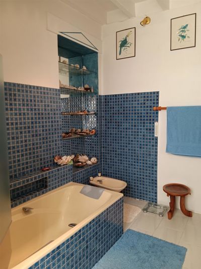 Image No.15-4 Bed House for sale