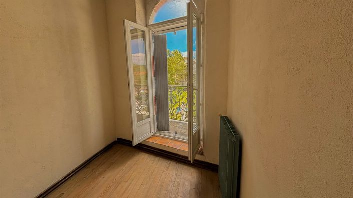 Image No.11-2 Bed House for sale