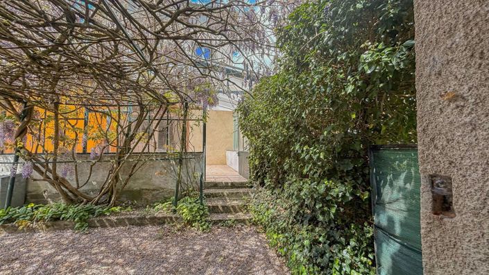 Image No.8-2 Bed House for sale