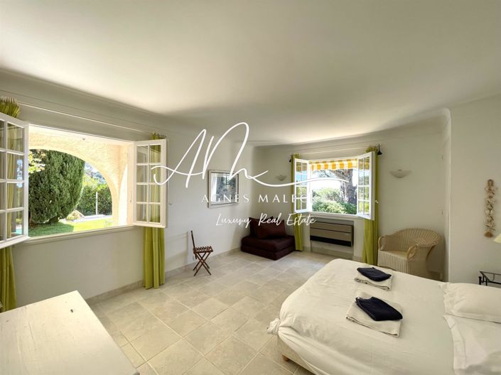 Image No.12-4 Bed House for sale