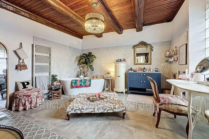 Image No.12-6 Bed House for sale