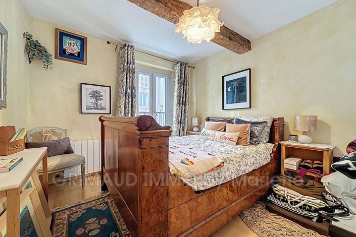 Image No.17-6 Bed House for sale