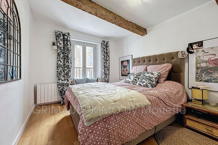 Image No.18-6 Bed House for sale