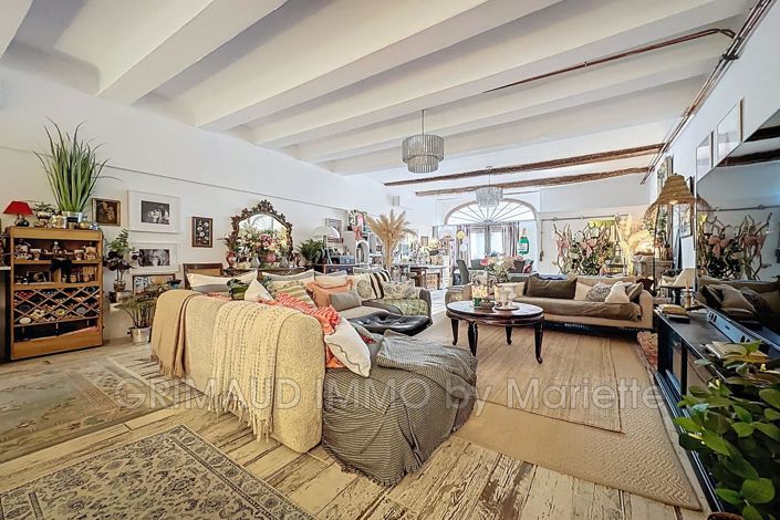 Image No.7-6 Bed House for sale