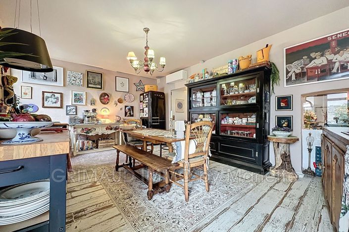 Image No.9-6 Bed House for sale