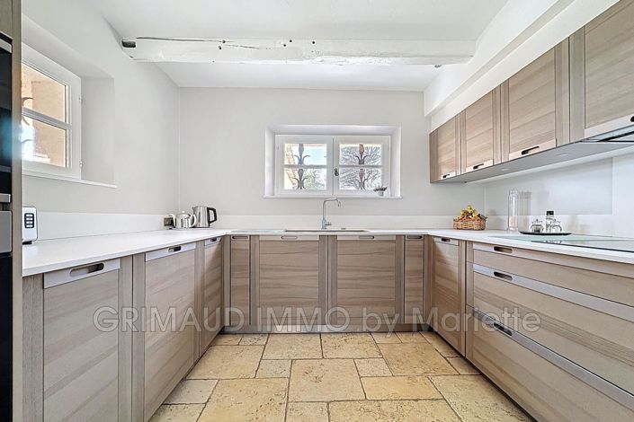 Image No.10-4 Bed House for sale