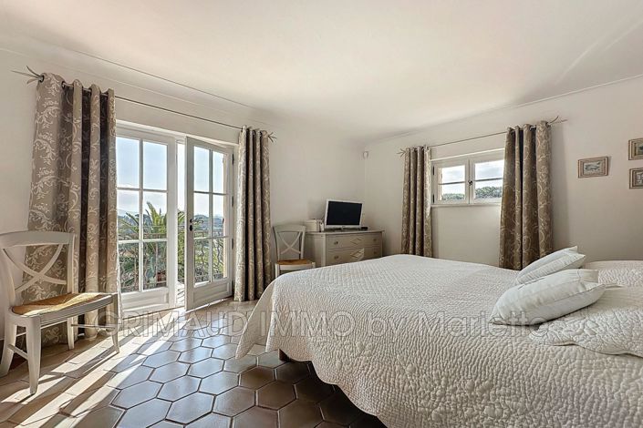Image No.16-4 Bed House for sale