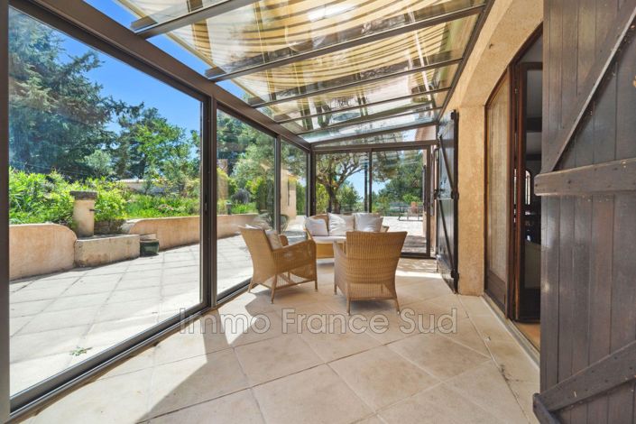 Image No.10-3 Bed House for sale