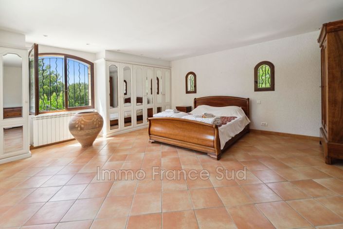 Image No.18-3 Bed House for sale