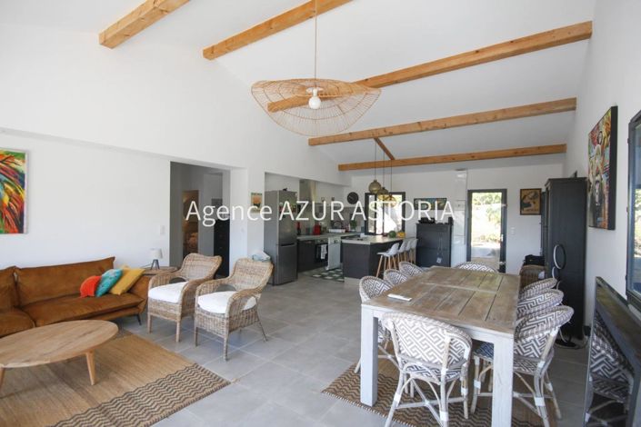 Image No.5-4 Bed House for sale