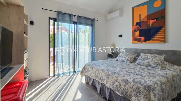 Image No.9-4 Bed House for sale