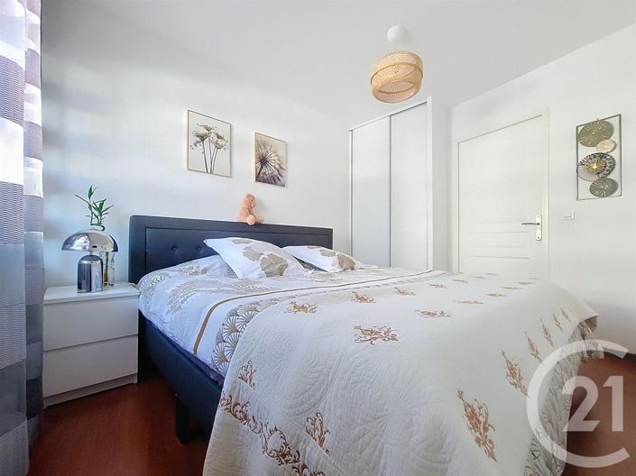 Image No.8-3 Bed Apartment for sale