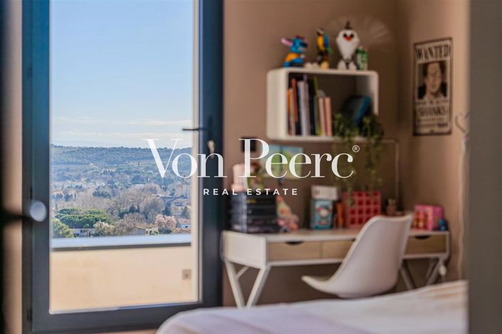 Image No.16-5 Bed House for sale