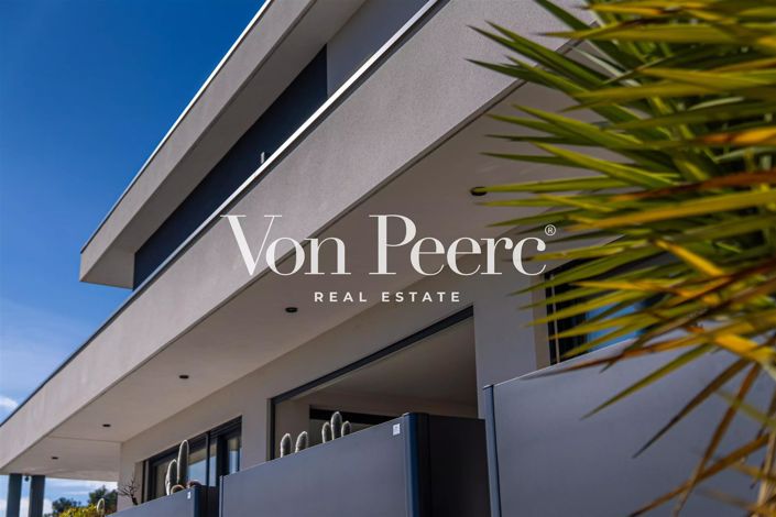 Image No.20-5 Bed House for sale