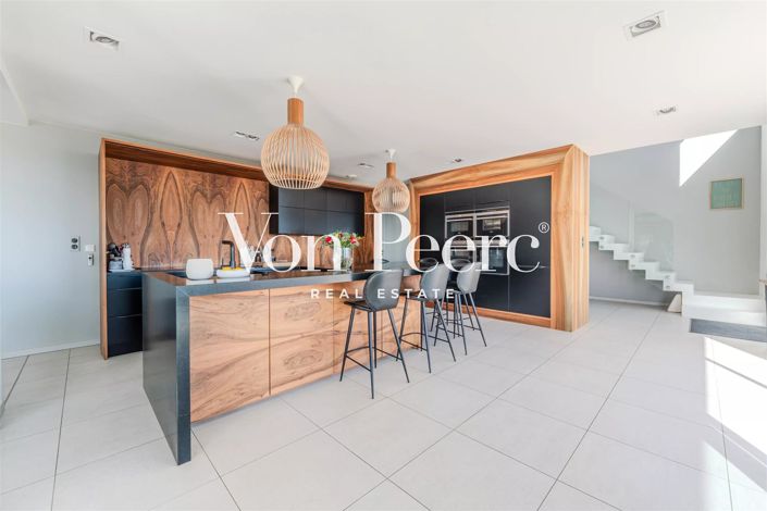 Image No.3-5 Bed House for sale