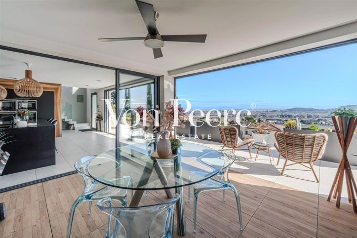 Image No.7-5 Bed House for sale