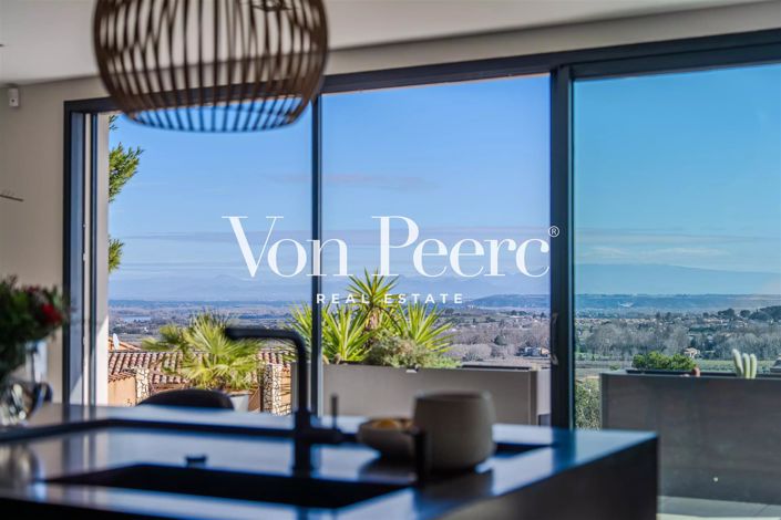 Image No.9-5 Bed House for sale