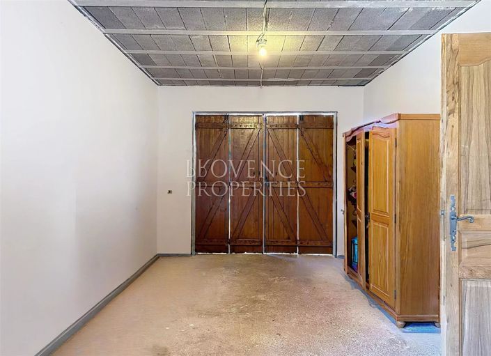 Image No.8-3 Bed House for sale