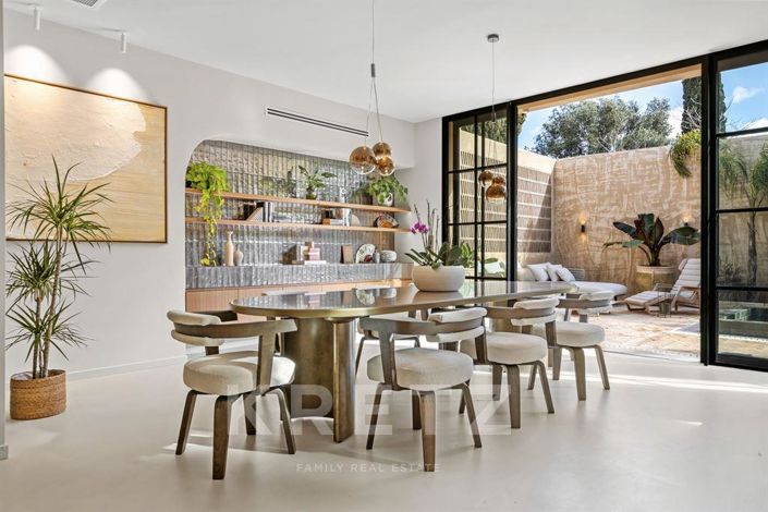 Image No.4-4 Bed House for sale