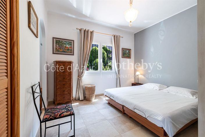 Image No.10-3 Bed House for sale