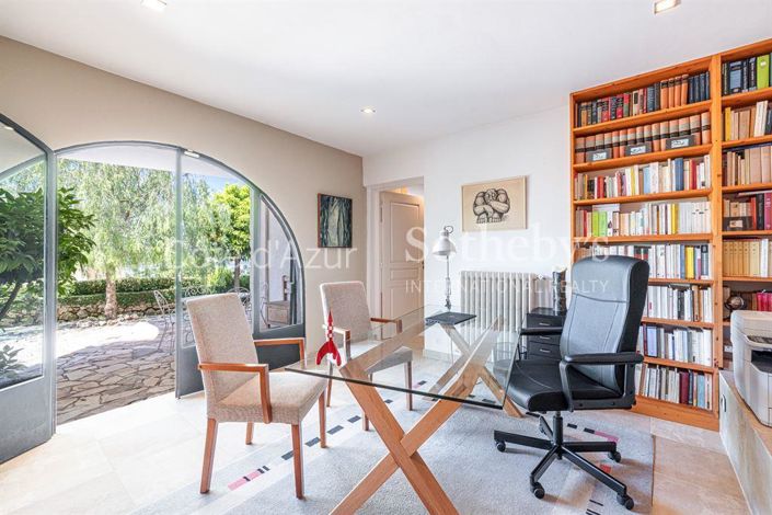 Image No.18-3 Bed House for sale