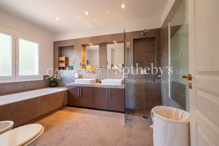 Image No.9-3 Bed House for sale