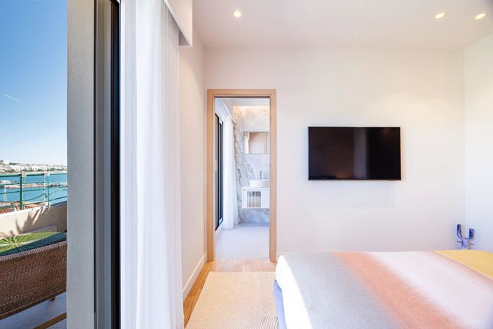 Image No.10-3 Bed Apartment for sale