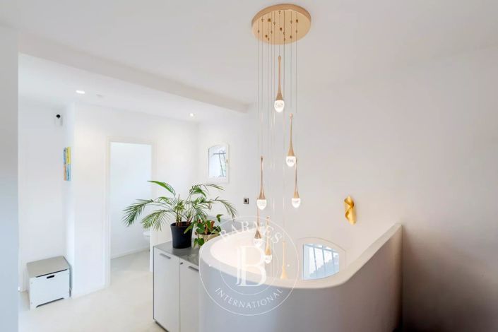 Image No.13-5 Bed House for sale