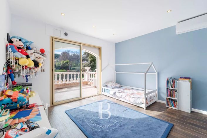 Image No.14-5 Bed House for sale