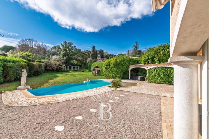 Image No.4-5 Bed House for sale