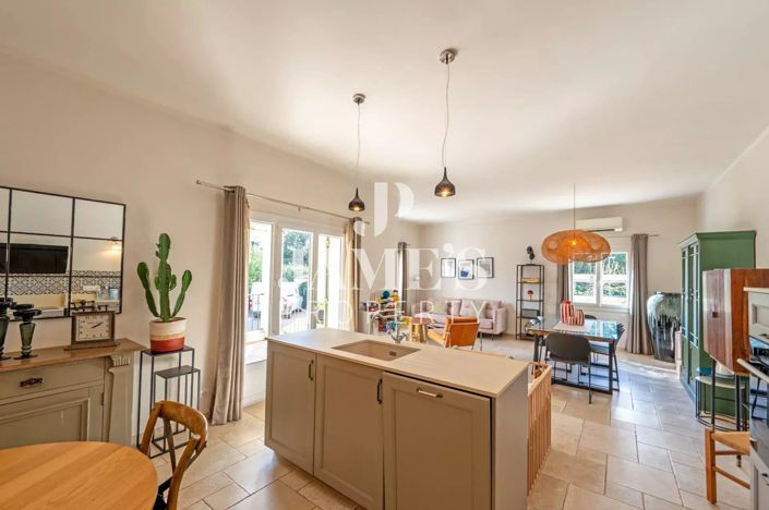 Image No.7-4 Bed House for sale