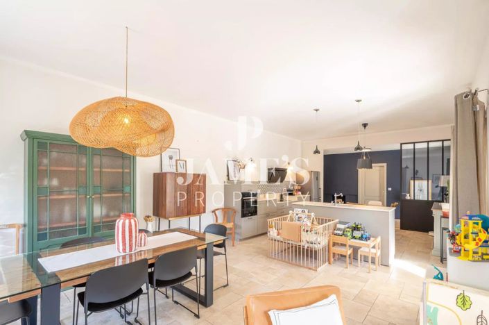 Image No.8-4 Bed House for sale